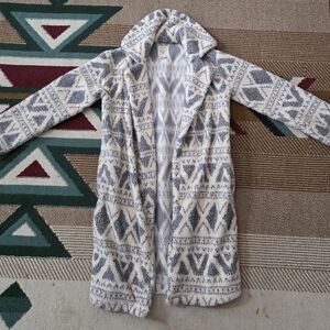 Billabong Gray and Cream Patterned Cozy Jacket
